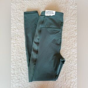 Reebok Sage Green High Rise 7/8 Leggings XS New With Tags